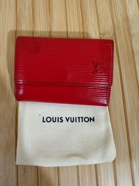 Louis Vuitton Epi Leather Key-Holder Wallet Authentic Louis Vuitton Keychain